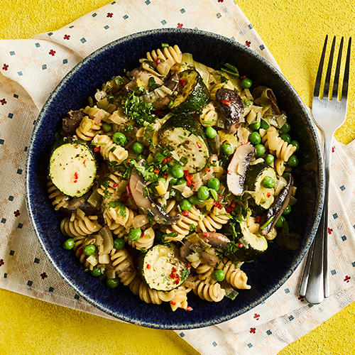 Slimming World Kitchen roasted courgette, chilli and pea pasta